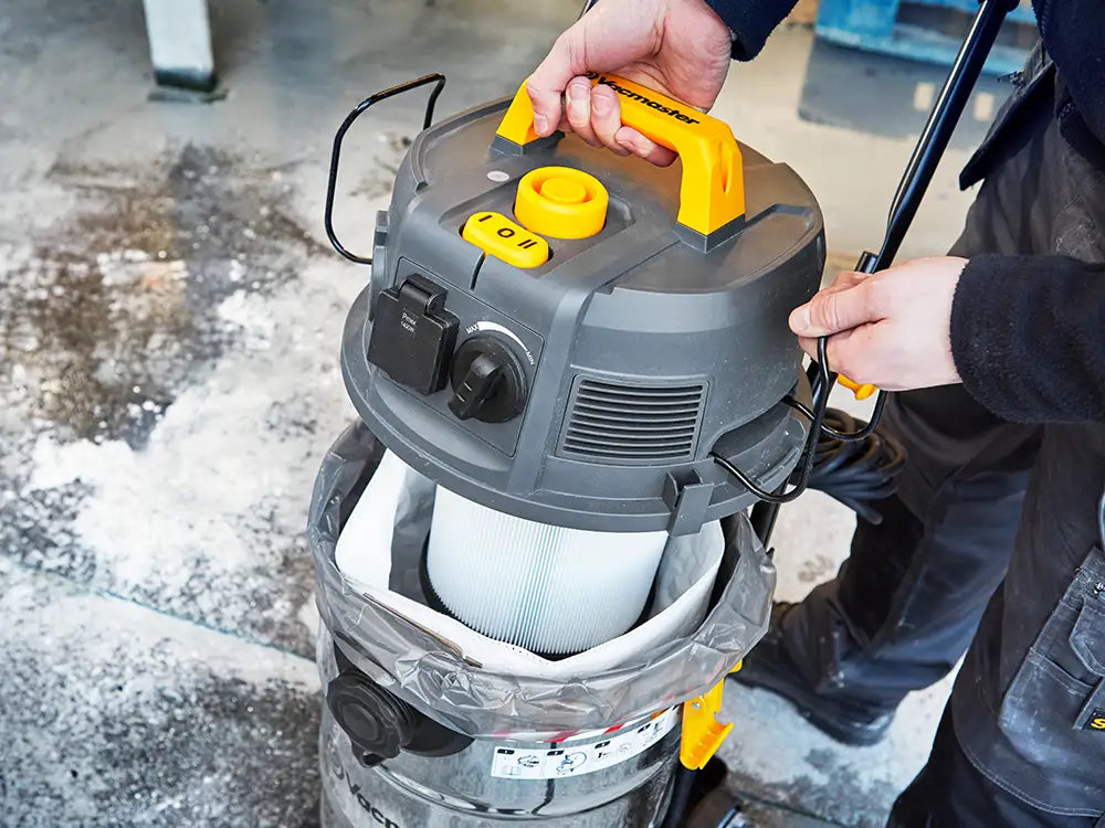 What’s the best vacuum cleaner for chimney sweeps? Cleva