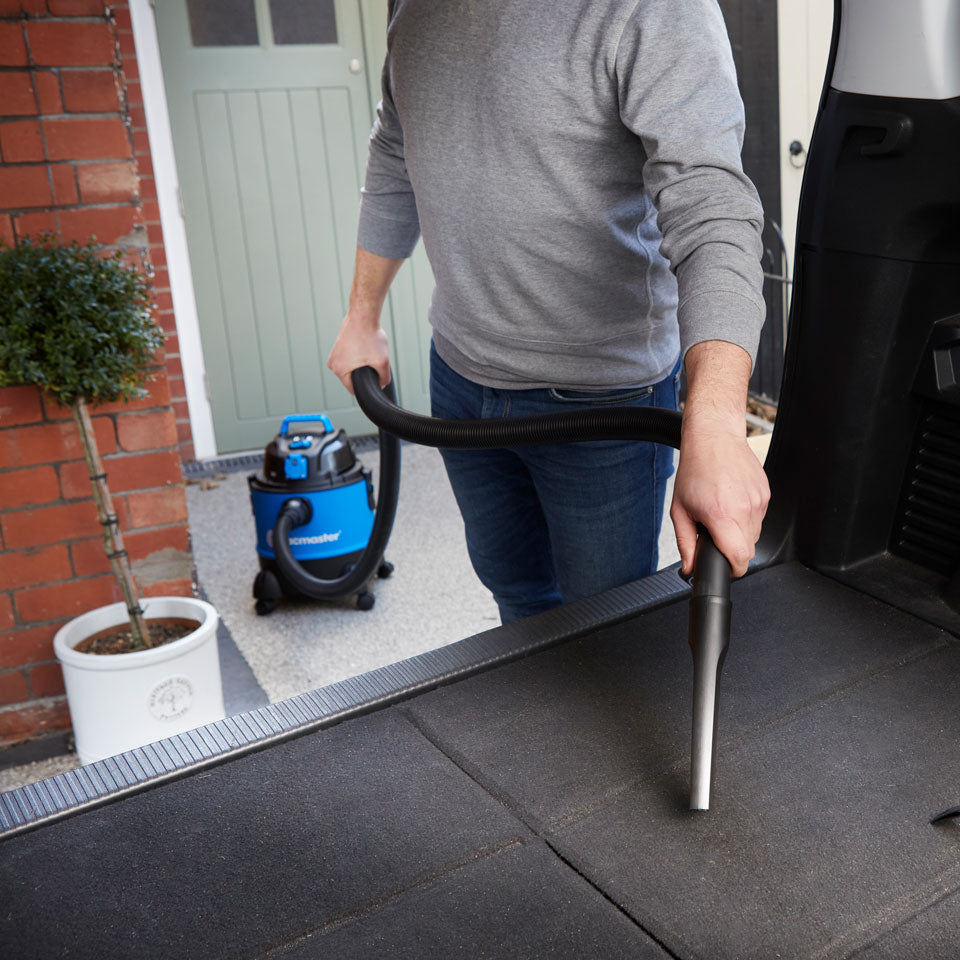 Vacmaster Multi 20 Cleaning a car boot