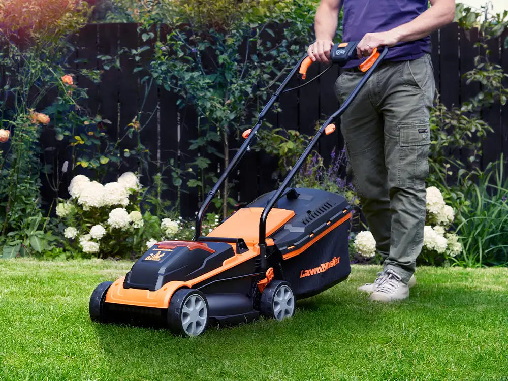 5 reasons to choose a cordless lawn mower over a petrol mower