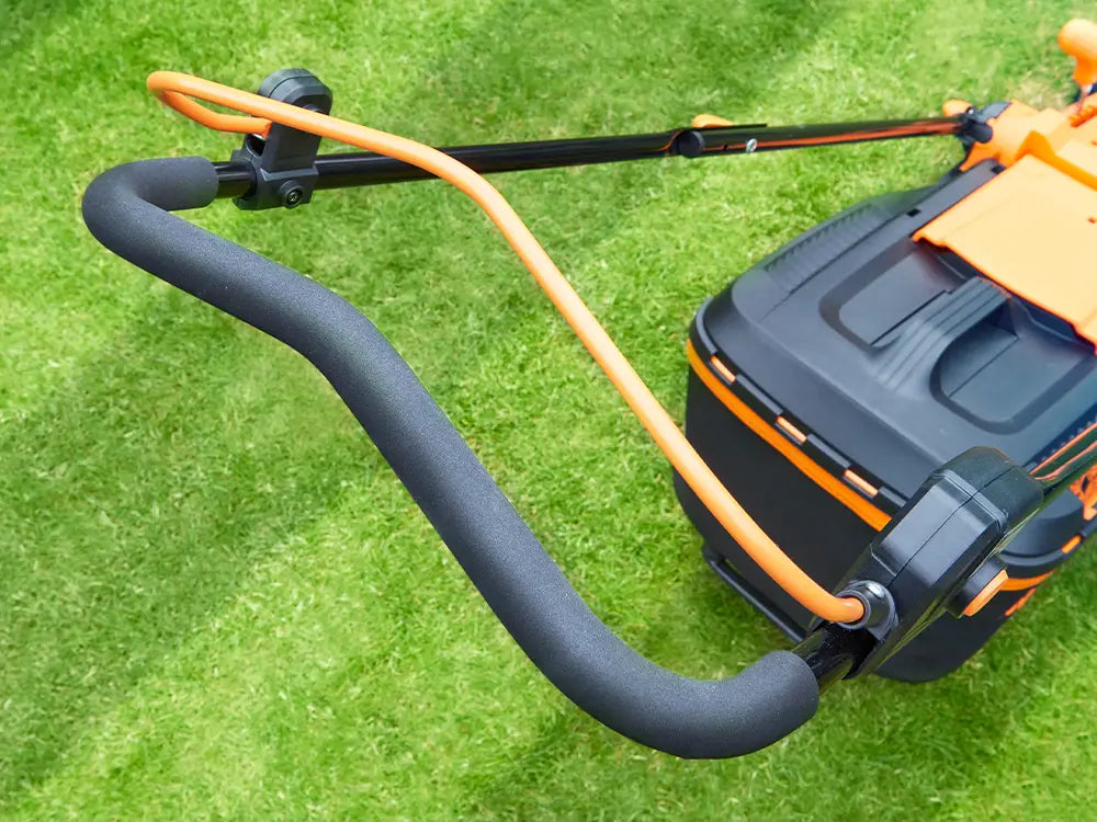 LawnMaster Cordless Lawn Mower Cutting Width 37cm 
