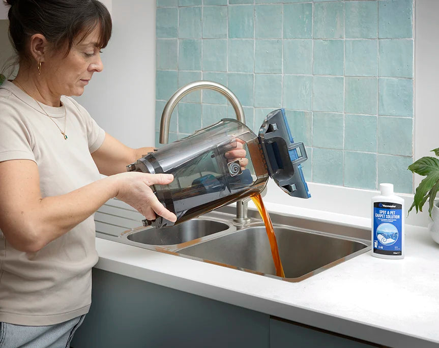 Vacmaster EasyClean UCT Carpet Cleaner Large Capacity Dirty Water Tank Being Emptied Easy To Clean