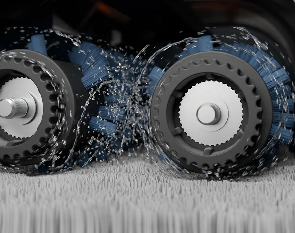 Dual Brush Bars agitating and cleaning carpet fibres 