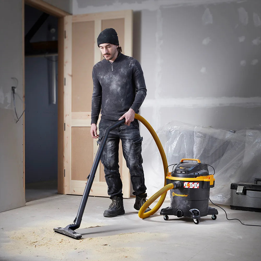 Vacmaster Dust Extractor WD L35 VJF1235PF-01LC on a Building Site