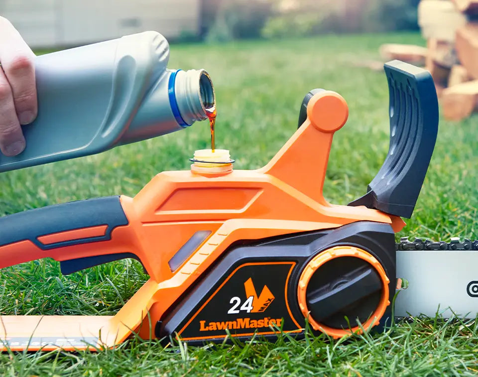 Black and decker cordless chainsaw oil hotsell