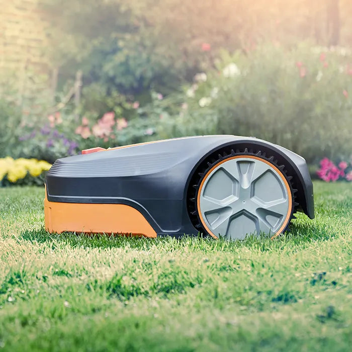 LawnMaster L10 Robot Lawn Mower For up to 400m2 Cleva