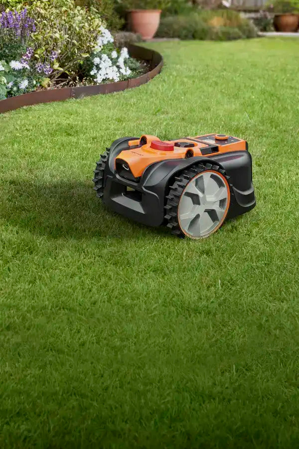 LawnMaster OcuMow16i-600 Robot Lawnmower