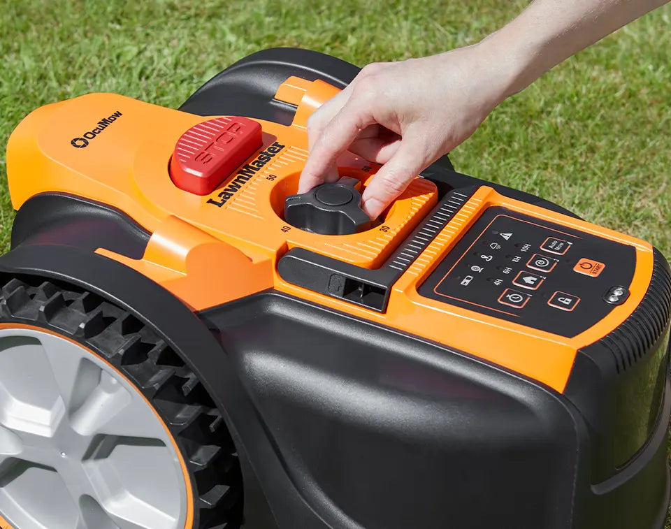 LawnMaster OcuMow with Height Adjust