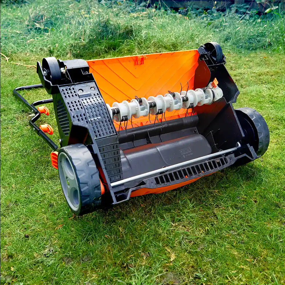 LawnMaster 1350W 33cm 2-in-1 Lawn Scarifier and Rake – Cleva UK
