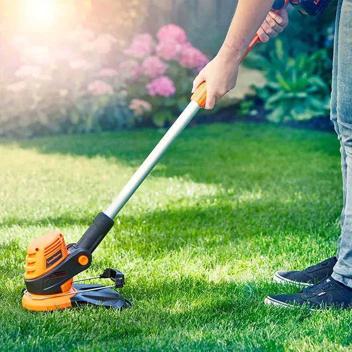 Adjustable Telescopic Trimmer for UK Gardens