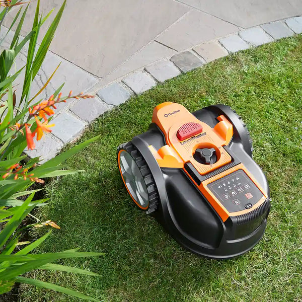 OcuMow AMB16-400 in UK Garden