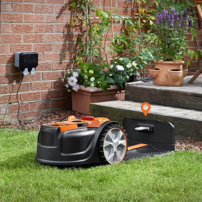 OcuMow Robow self docking to auto charge amb16i-600