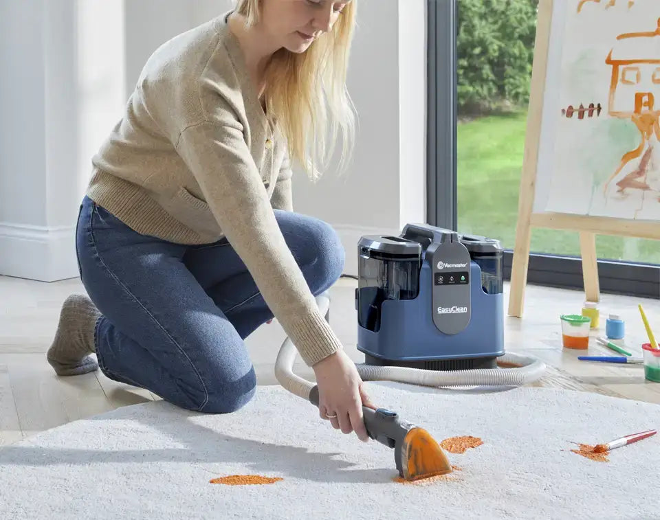 EasyClean Thermo heated sopt cleaner removing a stain from rug in home