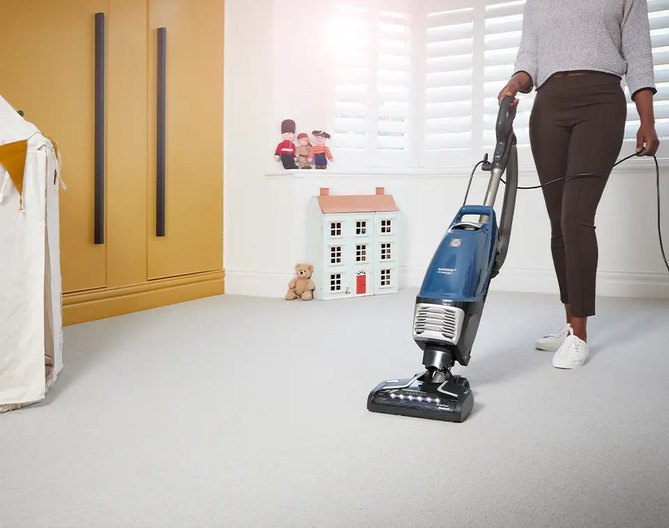 Vacmaster Captura Pet Upright Vacuum Cleaner on a UK Carpet