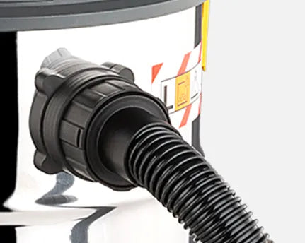 Vacmaster wet and dry vacuum cleaner hose close up