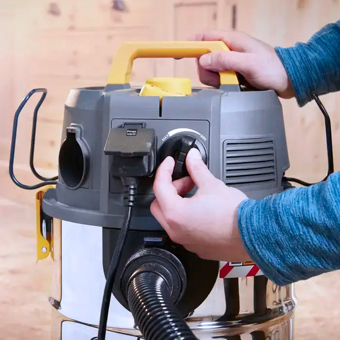Vacmaster Variable Speed Control on a 30L Dust Extractor adjusting speed