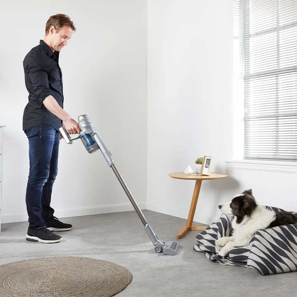 Vacmaster Orson Lite cleaning pet hair from dog