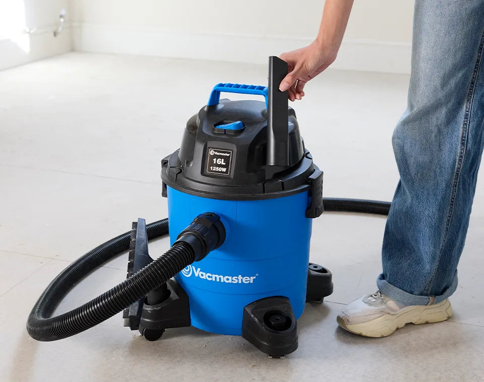 Vacmaster Multi WD16 wet and dry vacuum cleaner with onboard tool storage VQ1216PF 
