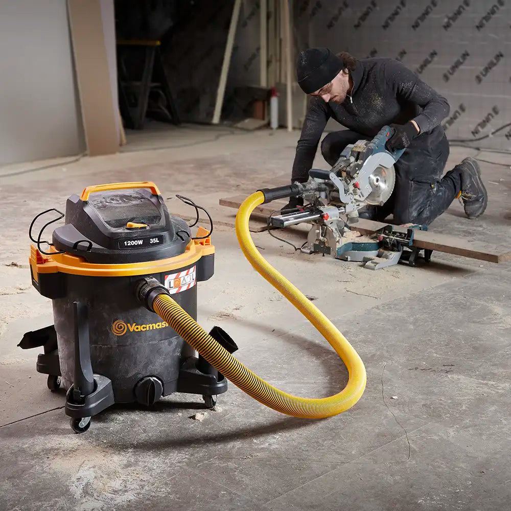 Vacmaster Wet & Dry Vacuum Cleaner Dust Extractor WD L35 VJF1235PF-01LC  extracting dust from table saw on building site