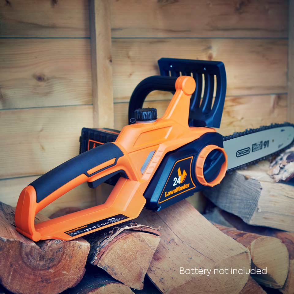 Cordless Chainsaw LawnMaster MX 24V in Log store