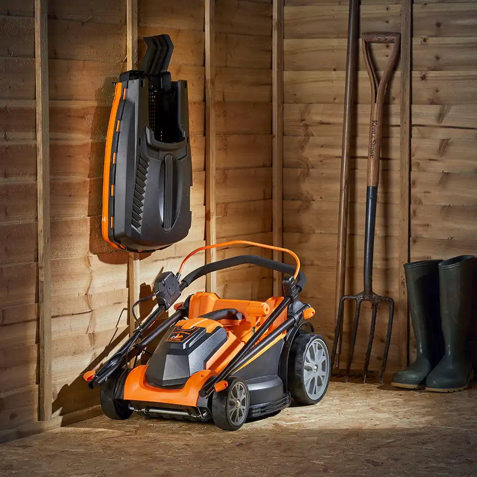 Small lawn mower with grass box 2025