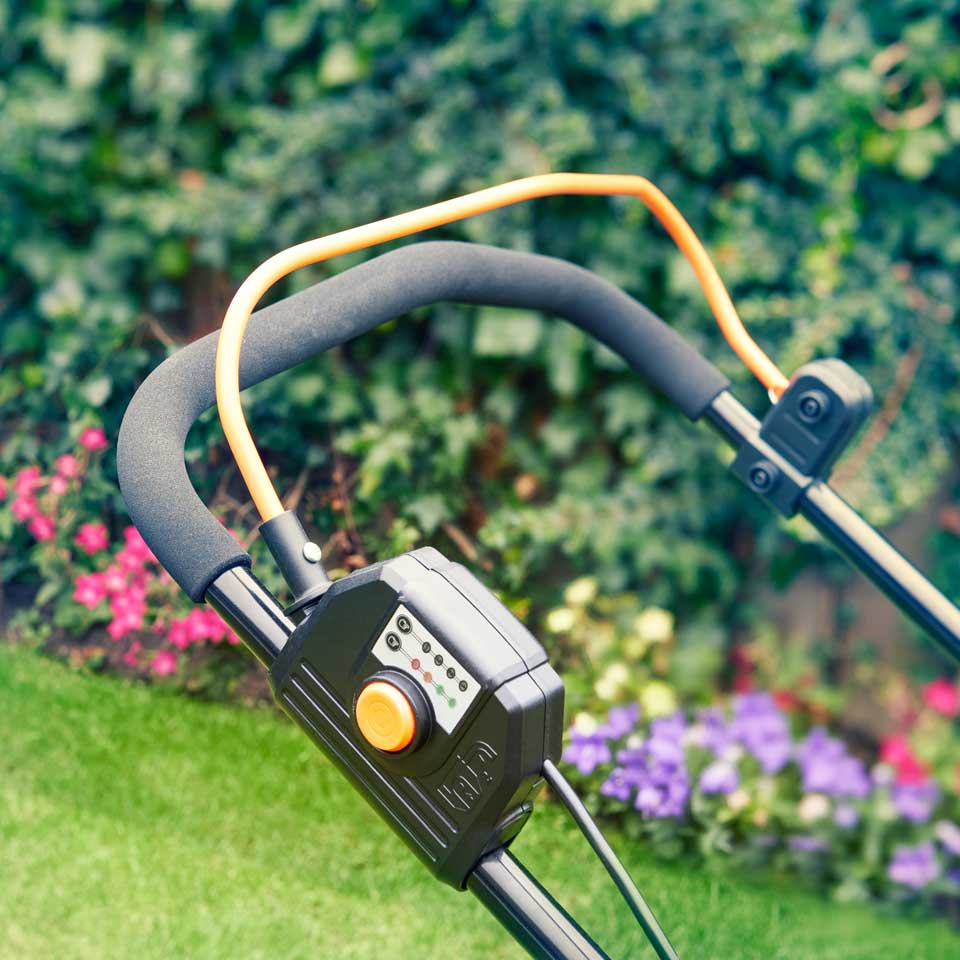 LawnMaster Cordless Lawn Mower 48V 41cm soft grip wide handles CLMF4841E