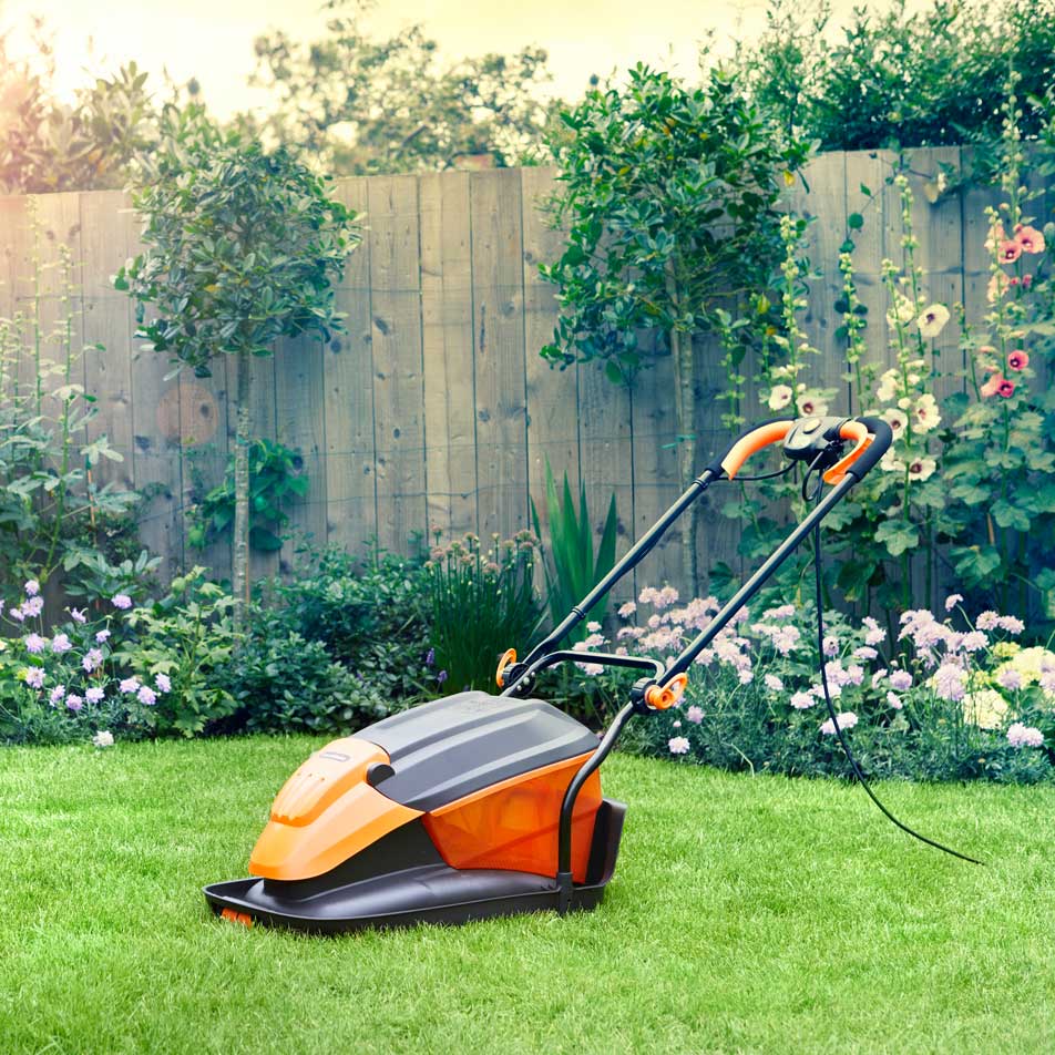 LawnMaster 1500W 33cm Hover Mower Collect