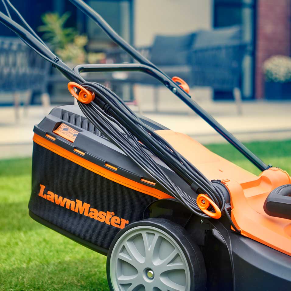 LawnMaster Lawn mower electric 1800W 40cm MEB1840M 10m Cable Tidy clips