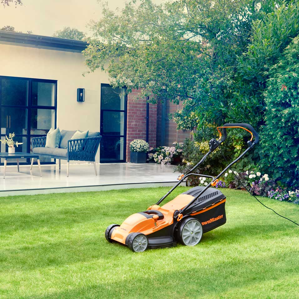 LawnMaster 1800W 40cm Electric Lawn Mower