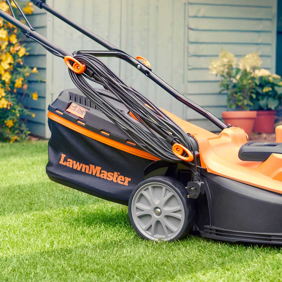 LawnMaster 1600W 37cm Electric Lawn Mower